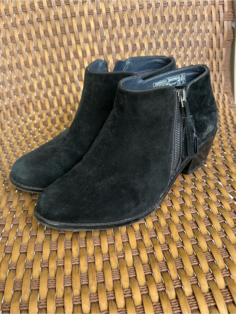 Vionic Joy Serena Suede Booties SZ 7.5
